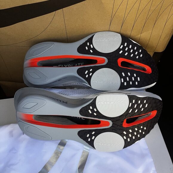 Athletic_Shoes